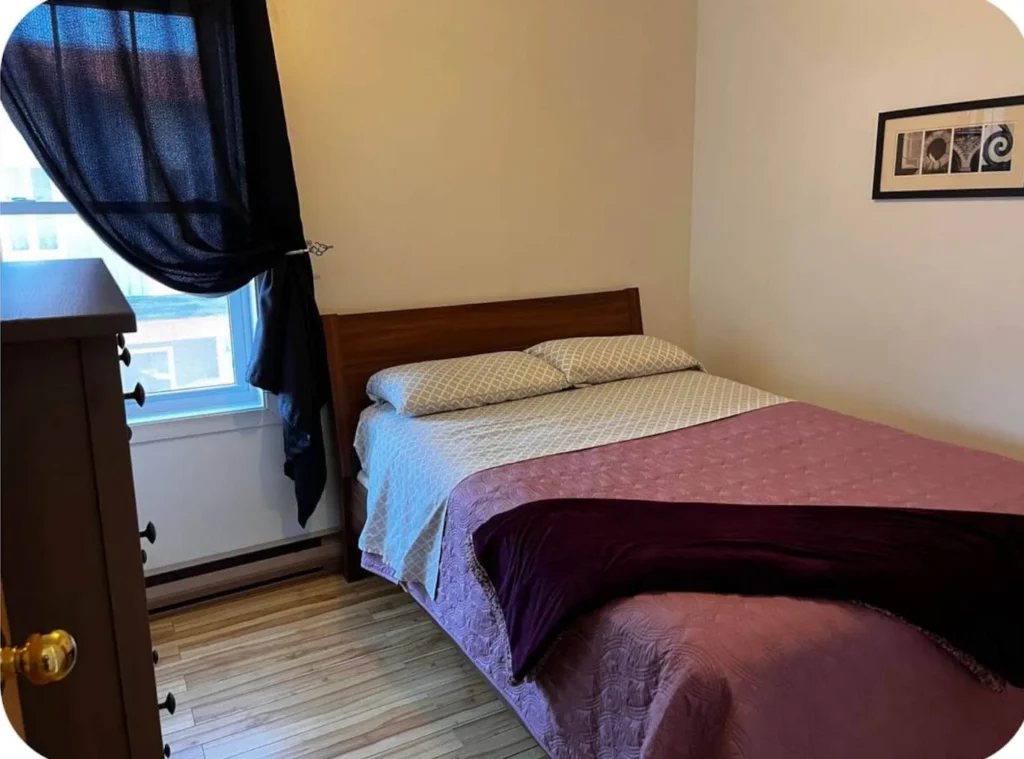 Chambre 1 avec lit double