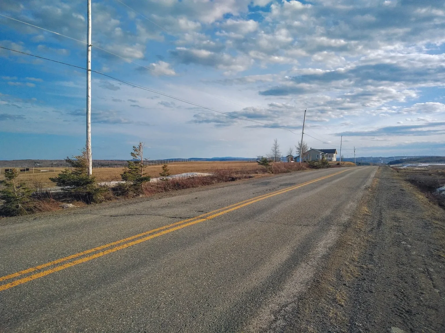 Route et paysage de la région de Matane
